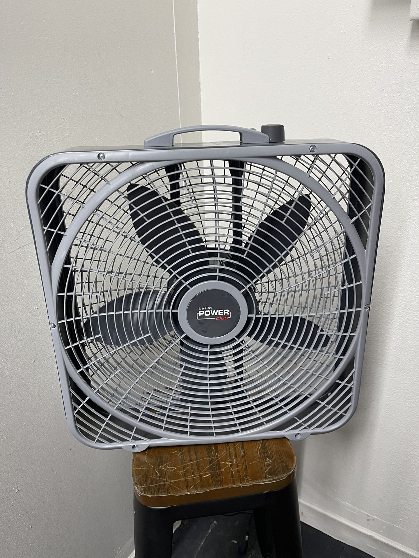 LASKO — 20 inch Box Fan - Power Plus for Sale in Los Angeles, CA - OfferUp