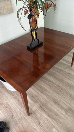 Ethan Allen dining table no chairs