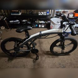 Jupiter Class 3 Folding E-Bike, Charger Lights Keys - Good – Radley, KS