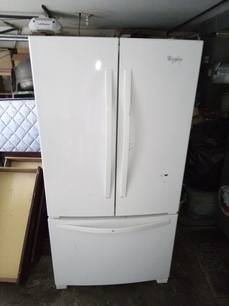 Whirlpool 27.3 Cu Ft Fridge/Freezer