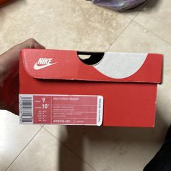 Flyknit Trainer size 9