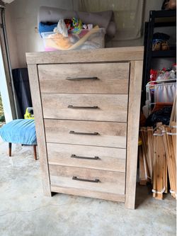 5 Drawer Chest of Drawers