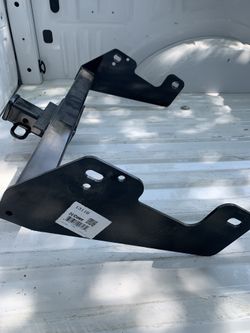 Curt hitch/receiver. Class 3. Fits Truck 2015 to 2020