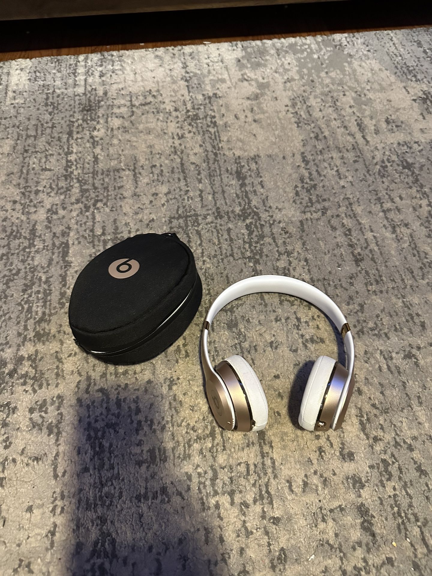 Beats Solo 3 Rose Gold