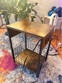 Record side table with charging port