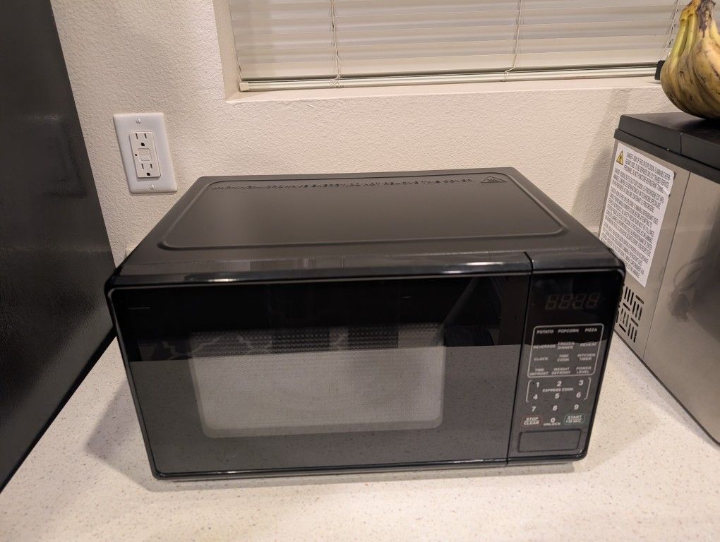 700W Microwave 