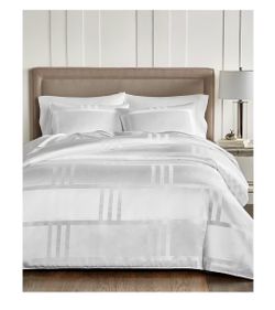 White comforter Set with Geometric Pattern