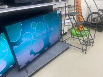 Large Flat Screen LED TV 70 inch