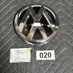 For VW Jetta, Passat Front Grille Emblem logo Badge 3G0-853-601-B-DPJ 3G0853601B