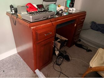Heavy executive desk FREE