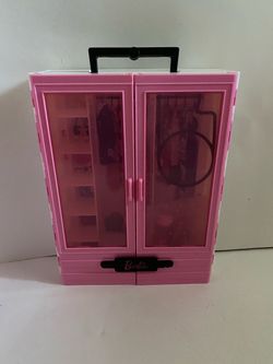 Barbie Fashionistas Closet/doll case