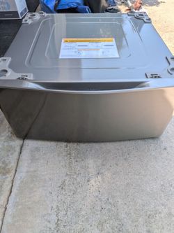 Kenmore washer or dryer pedestal 29"