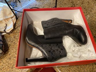 Rare Coach boots new