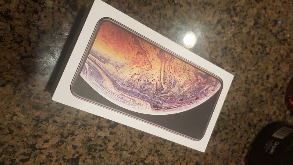 iPhone - X - 256GB- GOLD - FULLY UNLOCKED