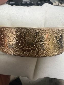 Bangle bracelet