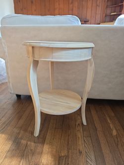End tables. Set of 2. Solid wood