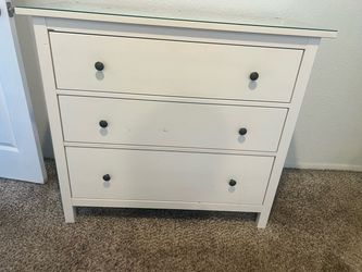 Ikea 3 drawer dresser