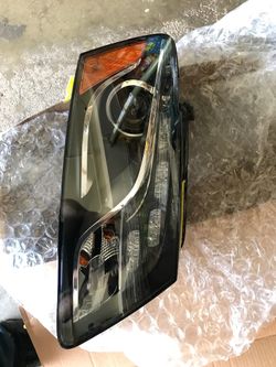 2011 Audi Q5 R-side headlamp