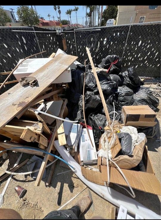 Junk / Gone / Removed / Truck