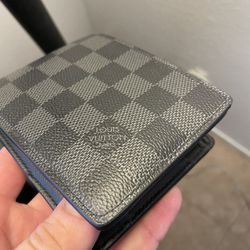 Louis Vuitton Wallet For Mens  Sized