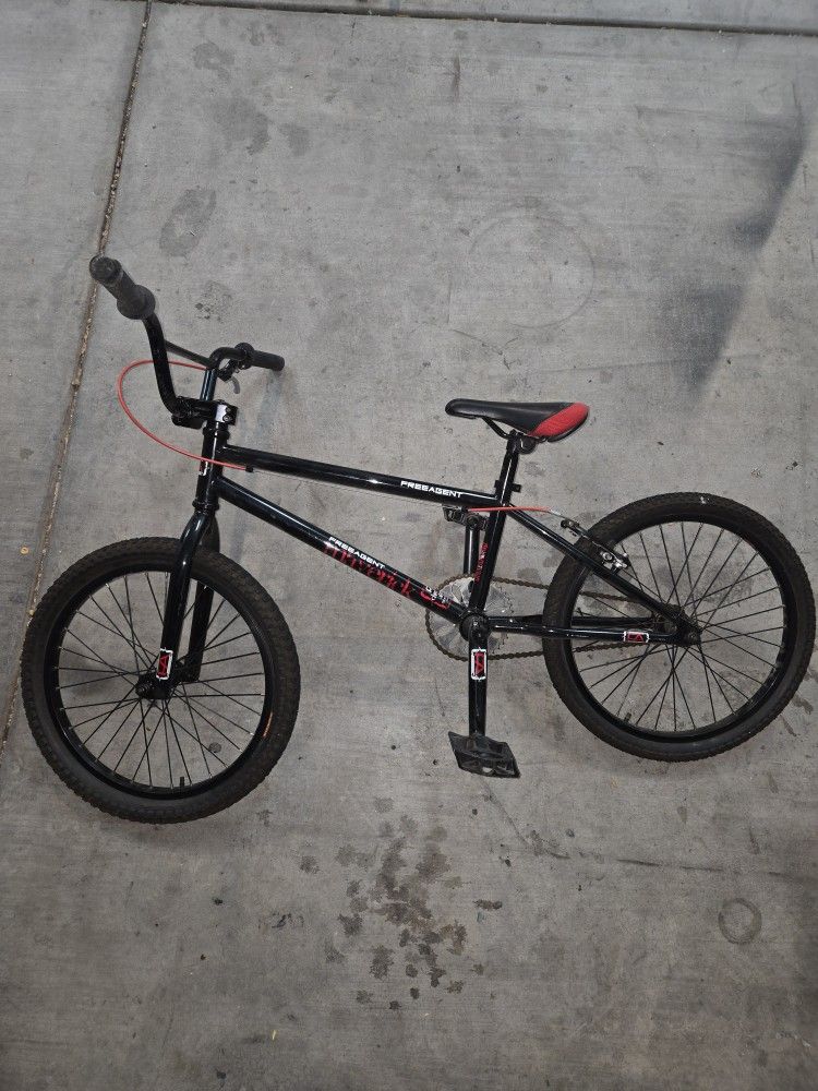 Free Agent Maverick BMX bike