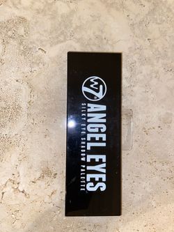 Angel Eyes Silky Eye Shadow Palette