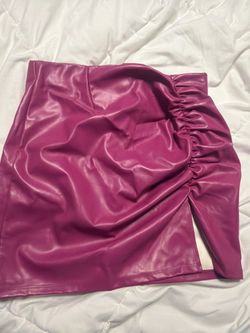 Pink mini skirt with ruched waist