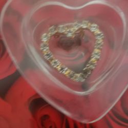 Heart ❤ Brooch /clear Rhistone Gold Tone 