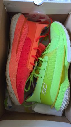Curry size 12 men. Sour patch