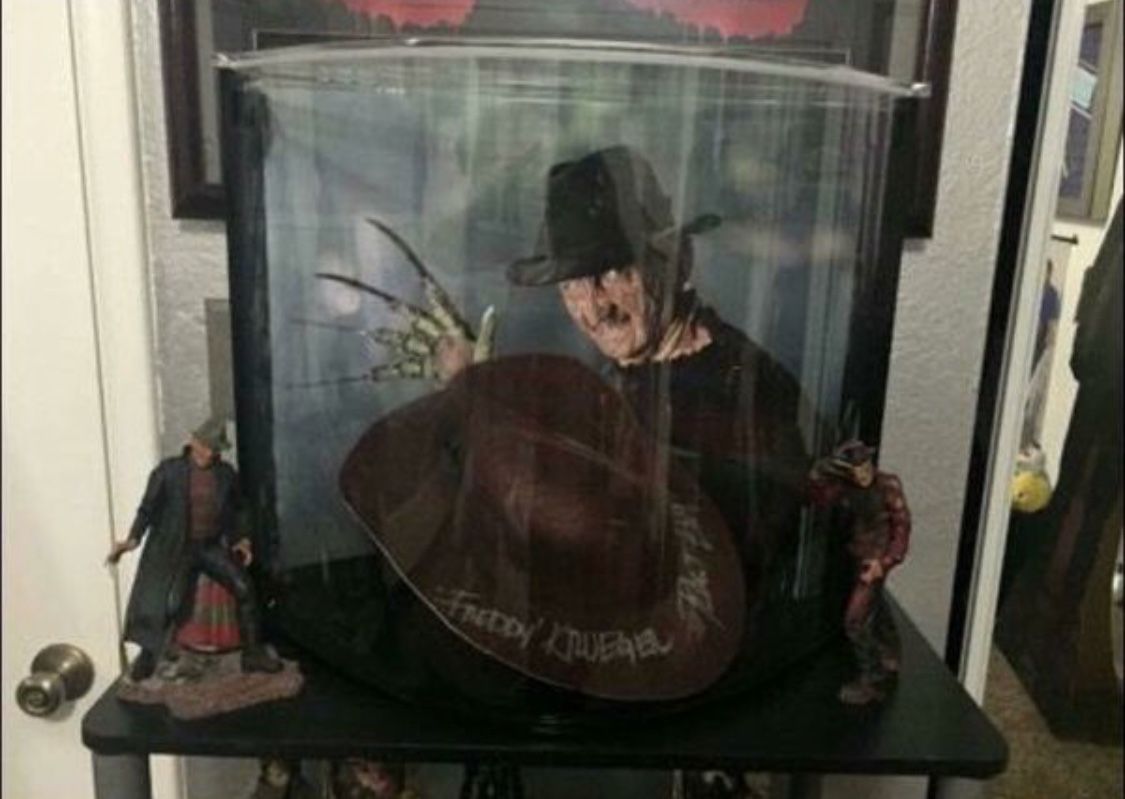 Nightmare on Elm Street Freddy Krueger autographed hand signed hat display