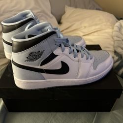 Air Jordan 1 Mid SE