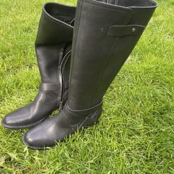 Hugh Boots Size 7.5