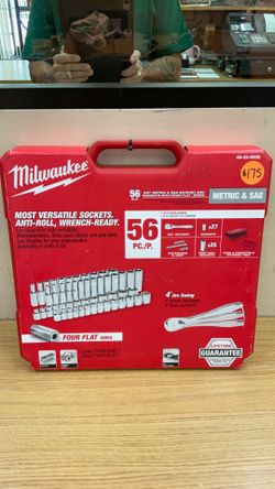 MILWAUKEE 56 PC. 3/8” METRIC & SAE RATCHET AND SOCKETS WITH FOUR FLAT SIDES.
