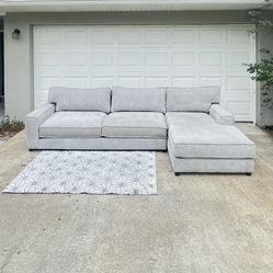 Light Gray Sectional Couch / Sofa [FREE Delivery🚚]