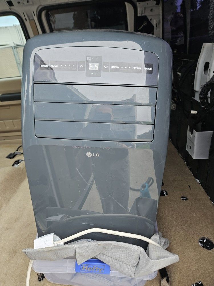 LG LP1218GXR 12 000 BTU Standing Portable Air Conditioner AC  Used