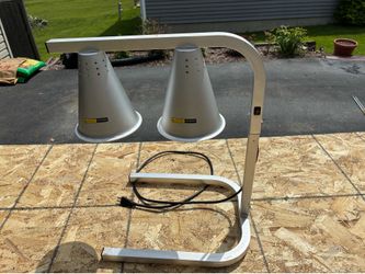 Countertop heat lamp