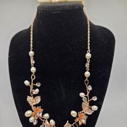 Womans Necklace And Earrings Set 