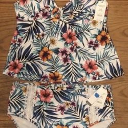 New Woman’s Floral 2 Pc. Bathing Suit / Swimsuit Size 12/14 - L