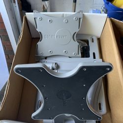 Tv Mount. Omni Swing Arm