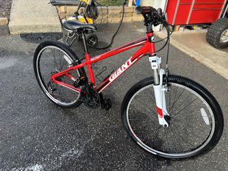 26” giant boulder mountain bike very good condition ready to ride $185