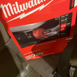 Milwaukee cordless auger