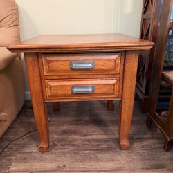 Matching Pair Solid Wood 2 Side Tables End Tables w/Drawers