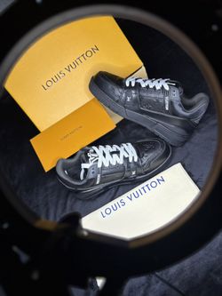 LOUIE VUITTON LV TRAINER SHOES SIZE 8 MENS