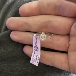 14kt White Gold Baguette  Diamond Ring 