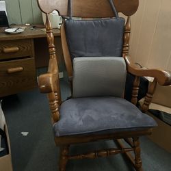 Solid Rocking Chair 100