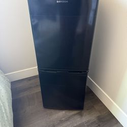 Mini fridge With Freezer
