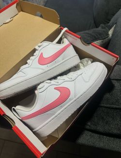 Shoes size 6.5