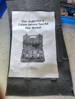 Disc brake pad and caliper service tool kit