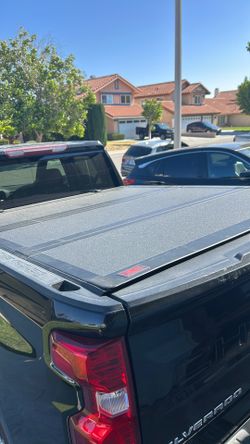 Truck bed cover