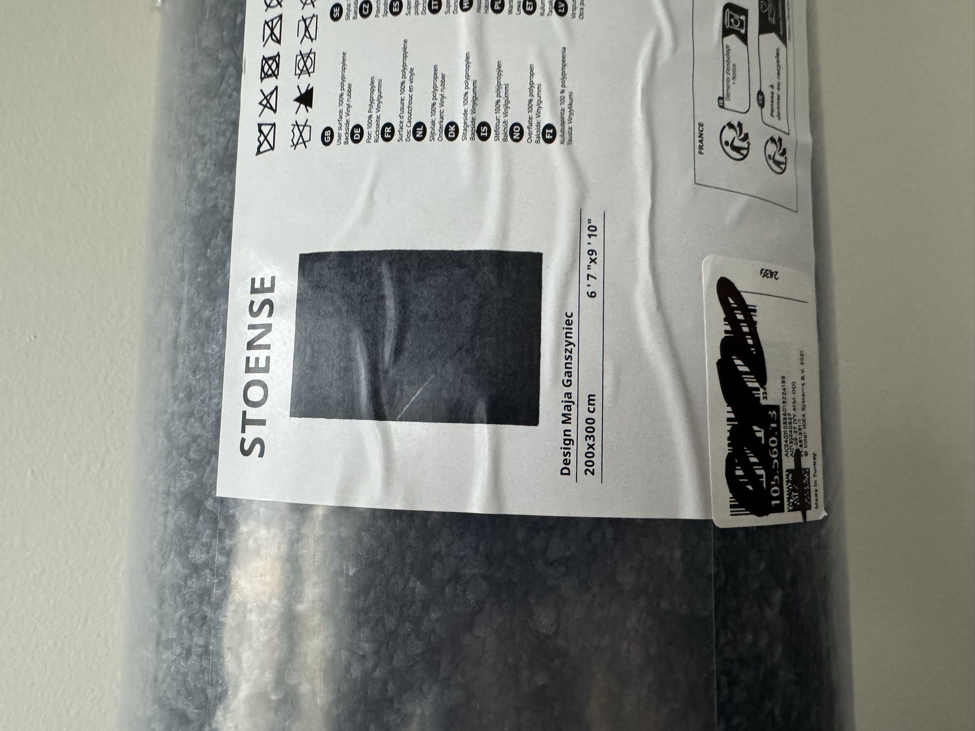 Dark Blue 6’7 X 9’10 Rug